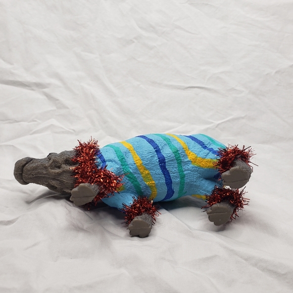 Handpainted Festive House Hippo Figure 5.5 x 2.5 Inches - Picture 5 of 7